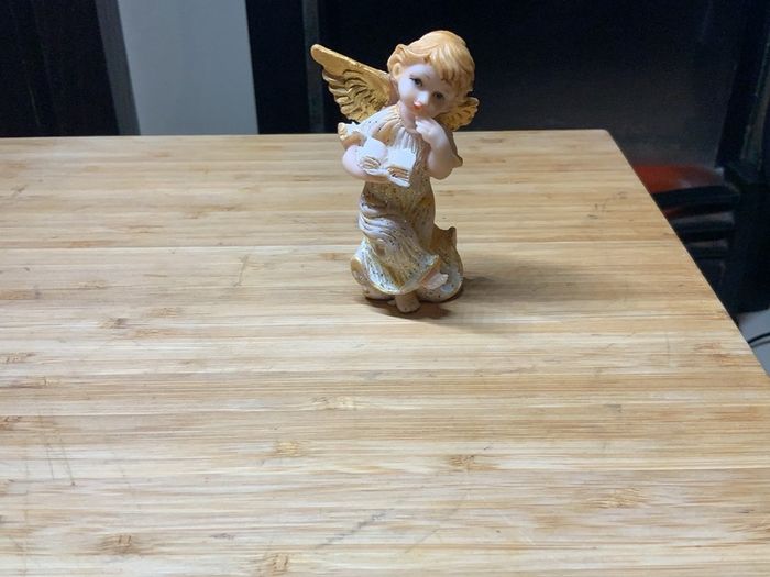 Figurines