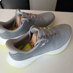 golf shoes