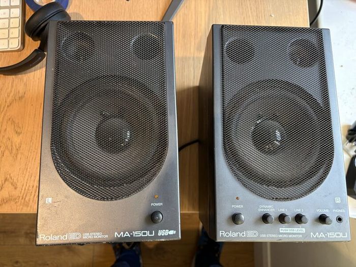 Roland MA-150U Powered Speakers, Pair, Untested