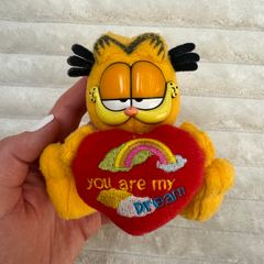 Garfield plush toy holding You Are My Dream by Paws approx. 11 cm. Used Please see photos