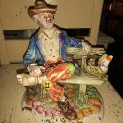 Capodimonte Tramp Figure