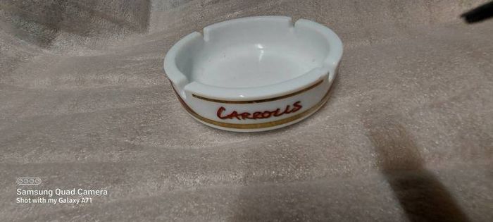 Carrolls no1 ashtray,nice condition,,price includes post to anywhere in ireland,collectors item ,with smoking ban..sold as seen.