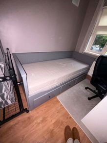 Single - Pull out bed