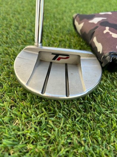 Full set of golf Taylormade clubs