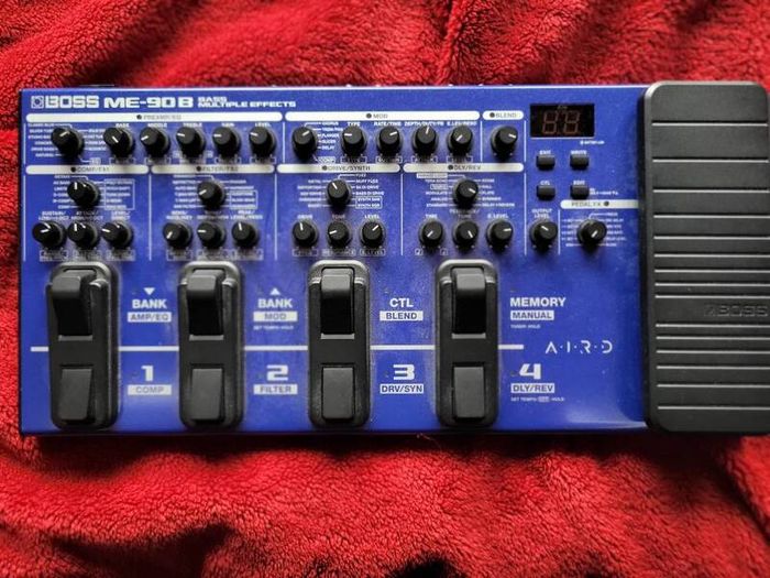 BOSS ME-90B Bass Multi-Effects unit