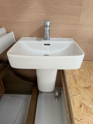 2x Wall Hung Bathroom Sinks with Taps 40 x 38cm