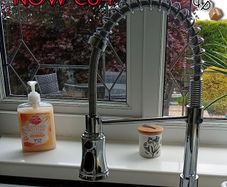 NEW SALE | Kitchen Tap, Kitchen Sink Mixer Tap with 360Degree Swivel Pull Down Sprayer Commercial Kitchen Taps Single Handle Mixer Tap Cold and Hot 3-Modes Spray with Standard Fittings