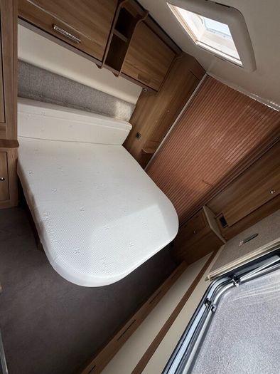 2017 Bailey Pegasus Brindisi - fixed Island - Bed
