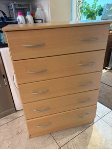 Five-drawer chest