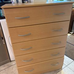 Five-drawer chest