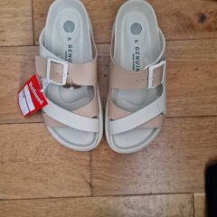 Womens bnwt Genuins 2 tone beige slip ons size 39/6