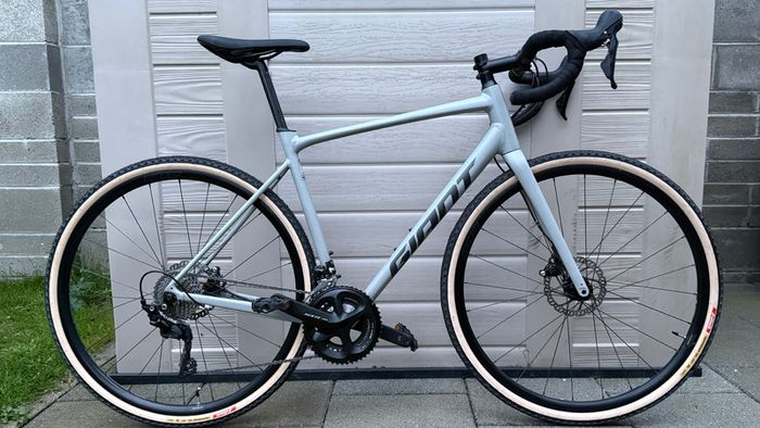 Giant Contend AR, Shimano 105 R7000 hydraulics, M/L