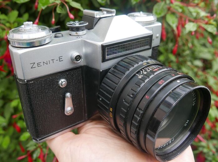 Vintage  Zenit E Point And Shoot Film Camera Silver Tested