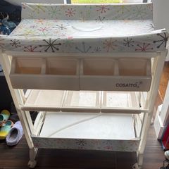 Changing table/baby bath..