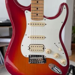 Fender Player II Stratocaster HSS, Aged Cherry Burst Electric Guitar