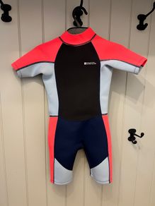 2 kids wetsuits short age 7-8 years