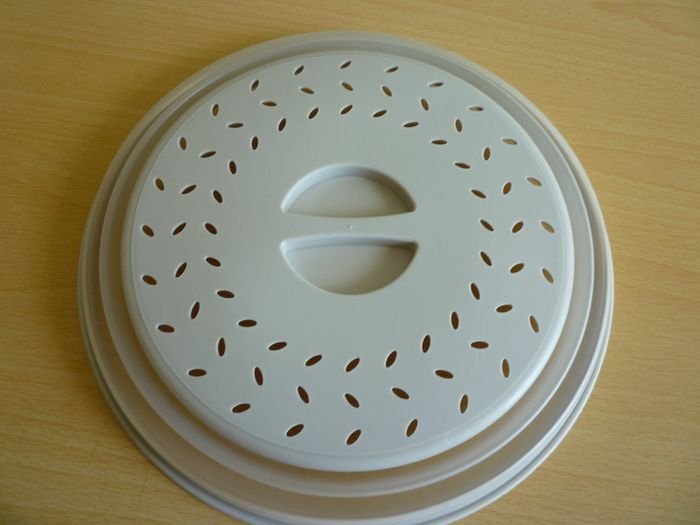 Microwave Plate Stacker & Collapsible Cover. Heat Up To 3 Dinners At Once. Excellent Condition. All fold flat for easy storage