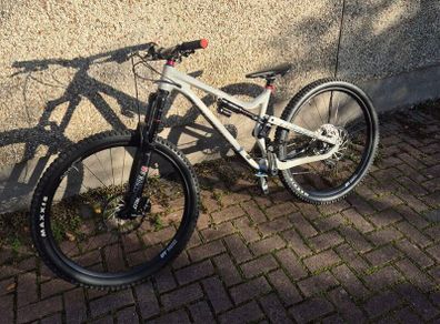 Commencal Meta AM/TR 29 Full Shimano XT, RockShox Lyrik, DT Swiss, Frame Wrapped