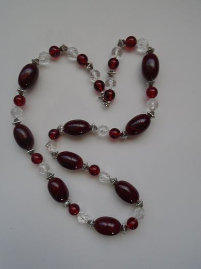 Long necklace,Jewellery,Red necklace