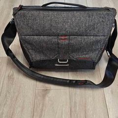 peak design messenger bag