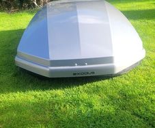 Large Exodus roof box 470l + bars