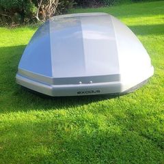 Large Exodus roof box 470l + bars