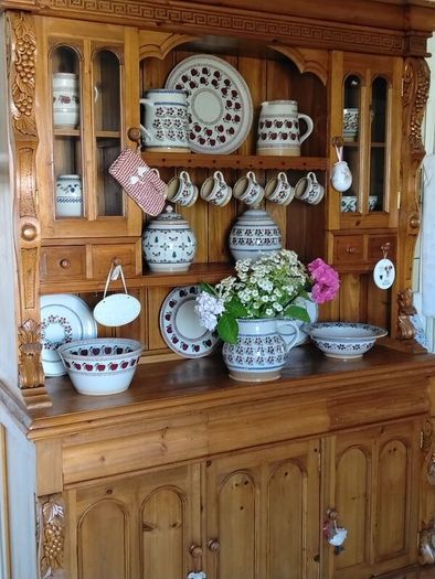 solid kitchen dresser delivery arranged