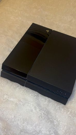 Sony PS4 500GB Black Console Bundle (with Controllers & Cables)