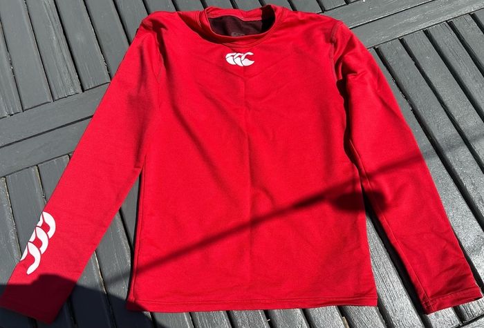 Bundle x 3 Body under armour sports tops - size youth approx age 9-11 yrs