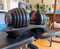 Adjustable dumbbells and bench