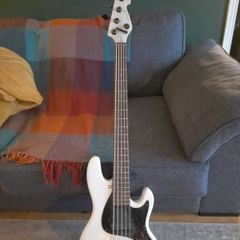 Sandberg California 5 string bass