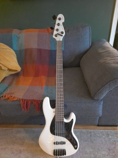 Sandberg California 5 string bass