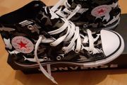 Shark Bite Converse Size 1