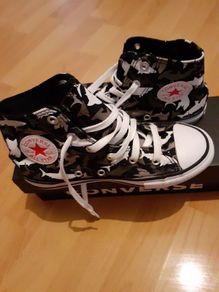 Shark Bite Converse Size 1