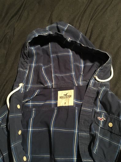Holister - Medium mens longsleeve shirt
