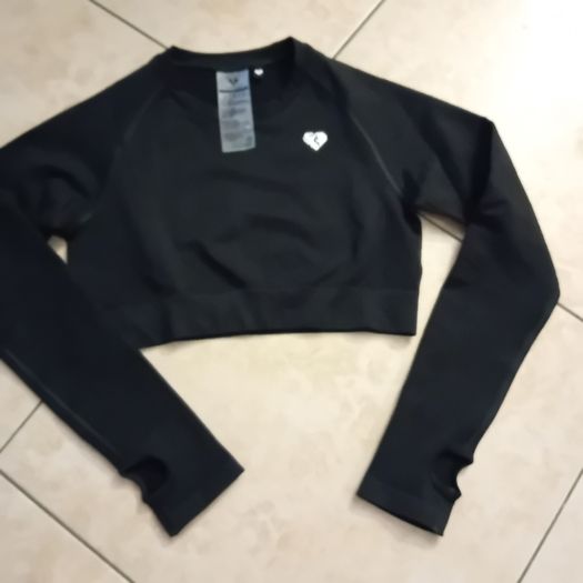 womens sports top. Womens Best brand. Size Medium