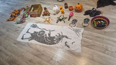Halloween Items, 1 euro for PM purposes