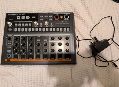 Drum machine Arturia drumbrute impact