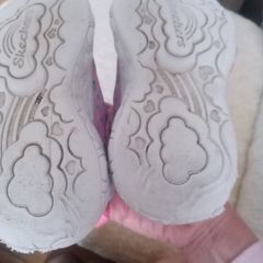 Girls sketchers