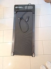 Motorised treadmill with LED display