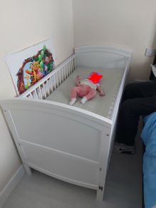 White cot / toddler bed.