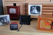 Vintage TV / radio / stereo for doll house