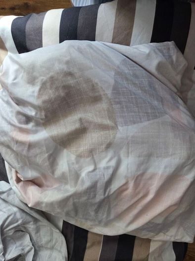 House Clearance: Double Bedding Sets, small blankets, and more