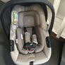 Venicci Tiago beige car seat and 360 isofix base Image 2