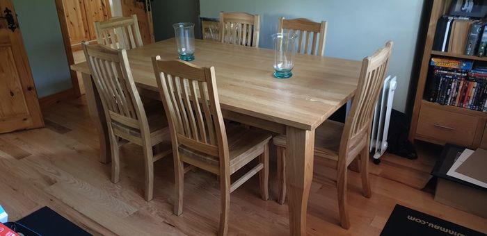 Solid Oak Dining Room Table & Chairs