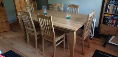 Solid Oak Dining Room Table & Chairs
