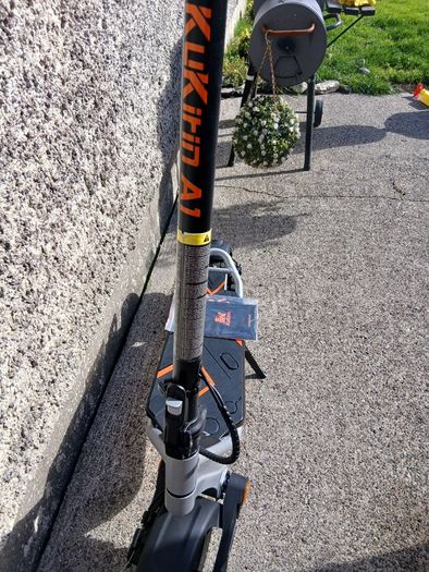 E scooter