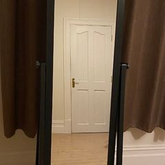Free standing mirror