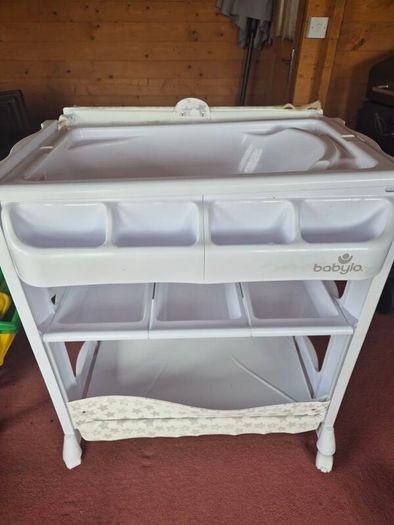 Changing table