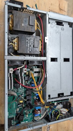 Apc Smt3000rmi2u Ups